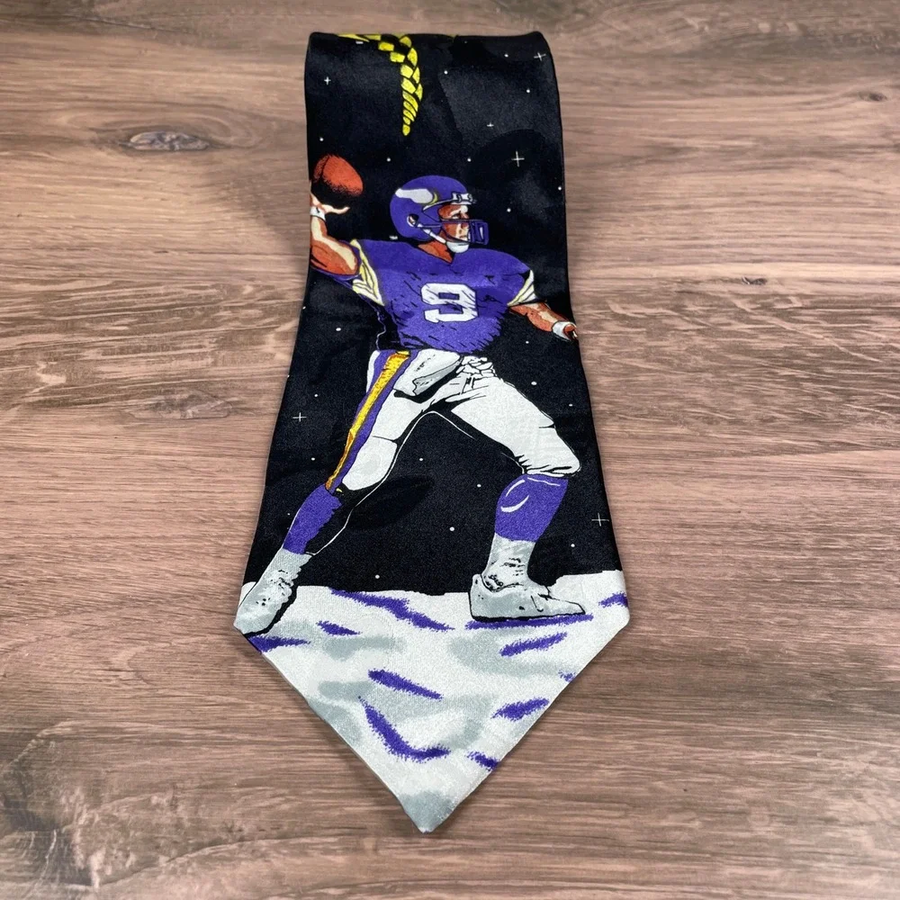 Vintage NFL Minnesota Vikings Necktie Tie Team Logo Football Purple Yellow